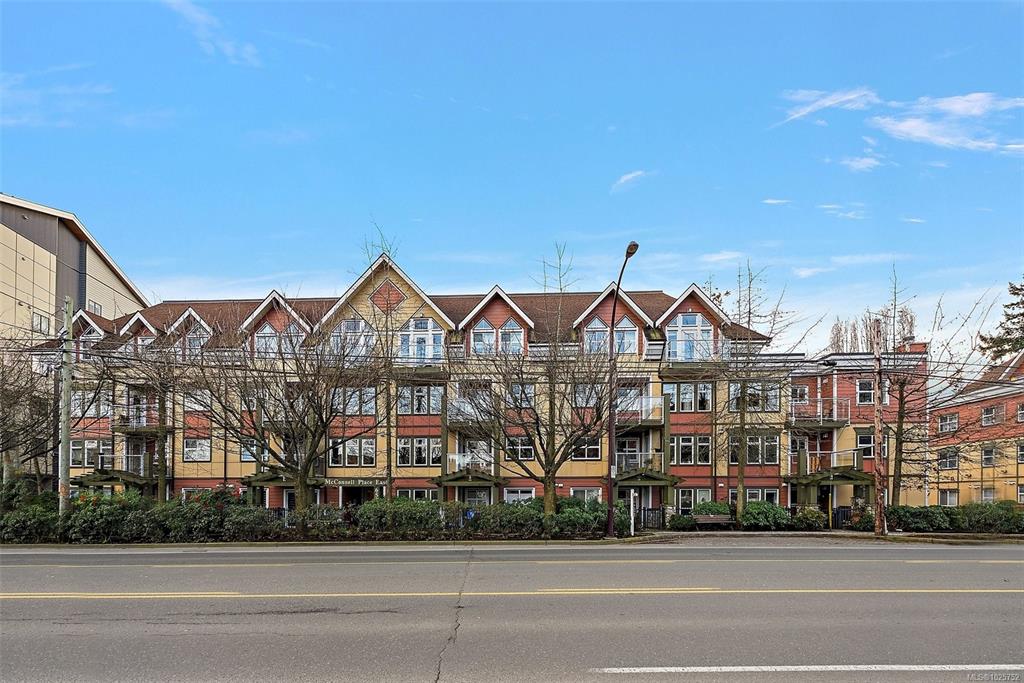 655 Goldstream Ave, 1025752, BC,