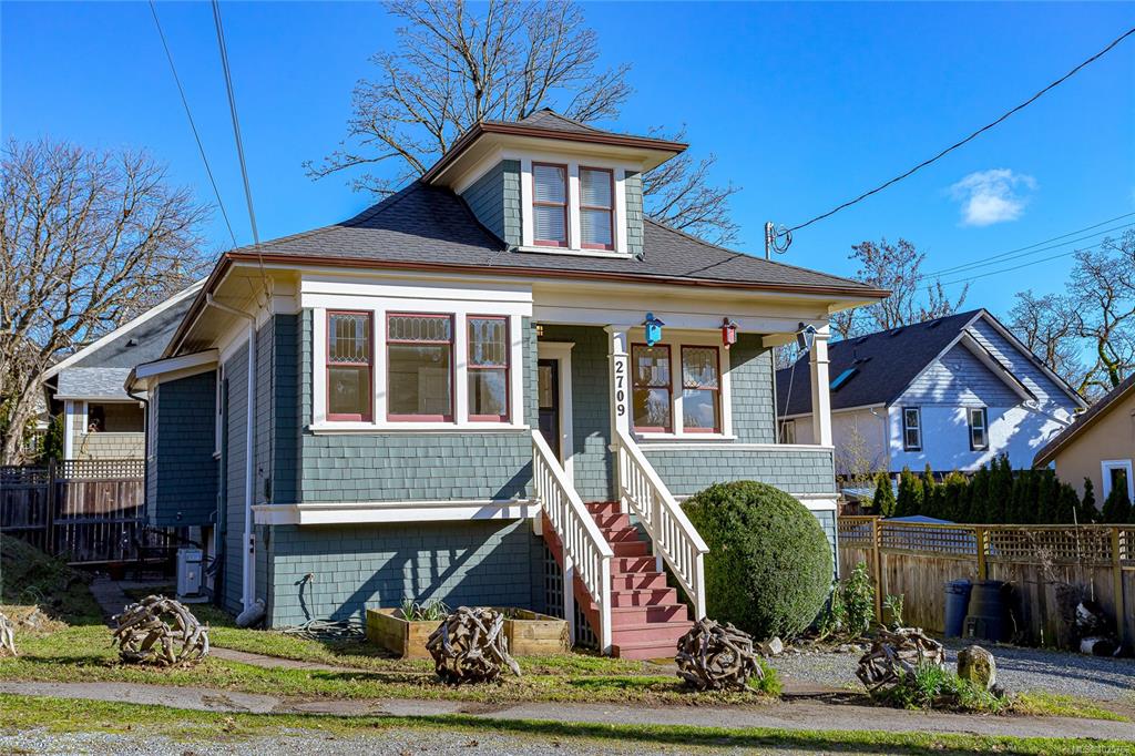 2709 Cedar Hill Rd, 1025763, BC,