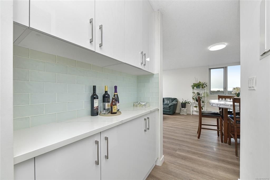 Fourth View of 327 Maitland St, SEA WEST QUAY, Victoria, BC, V9A 7G7