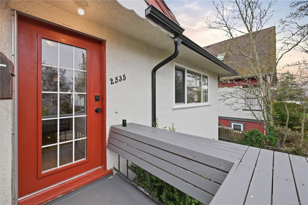 Fourth View of 2535 Prior St, Victoria, BC, V8T 3X5