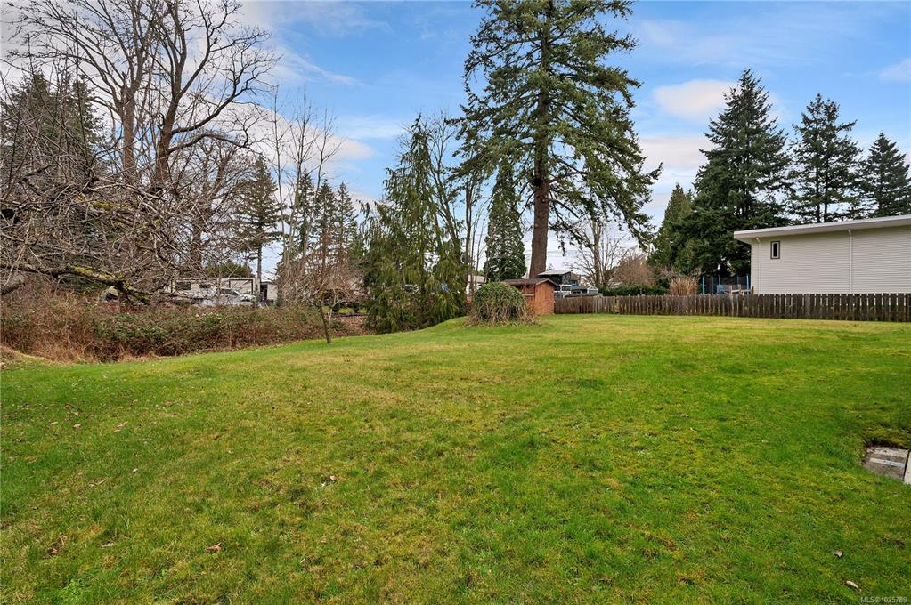 Third View of 760 Nicholls Rd, Campbell River, BC, V9W 3P6