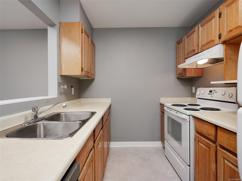 Fifth View of 9923 Seventh St, Sidney, BC, V8L 2V8