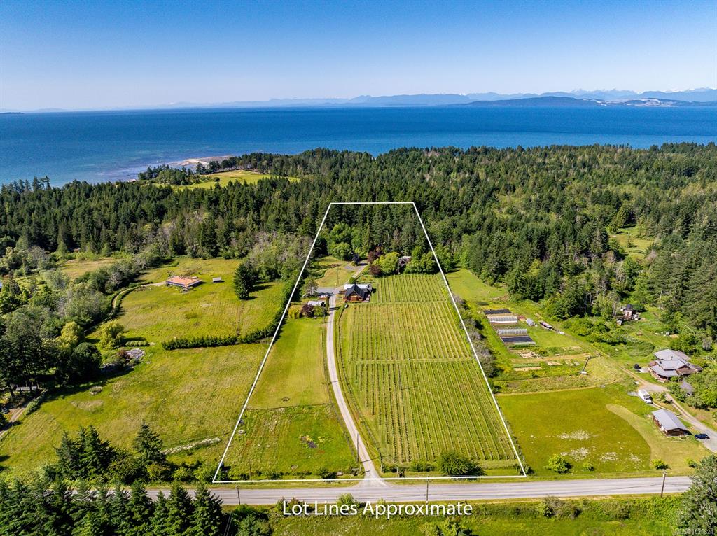 MLS® listing #30602505 for sale located at 1885 Central Rd