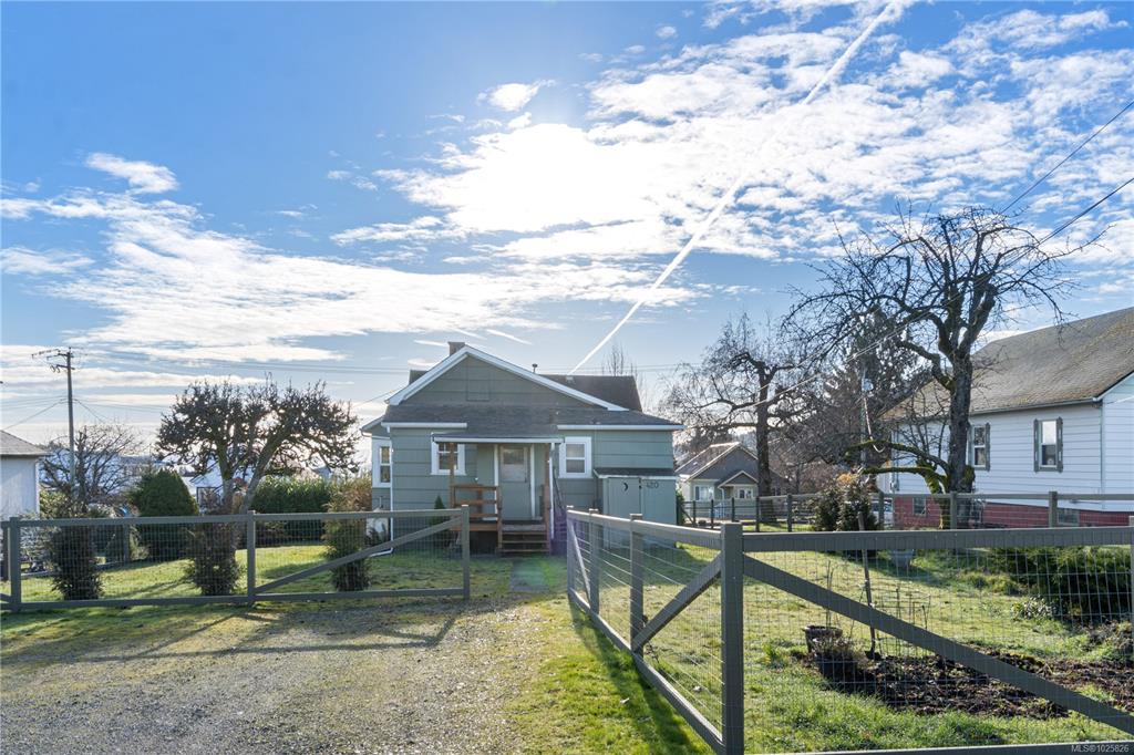 Third View of 420 Roberts St, Ladysmith, BC, V9G 1A6