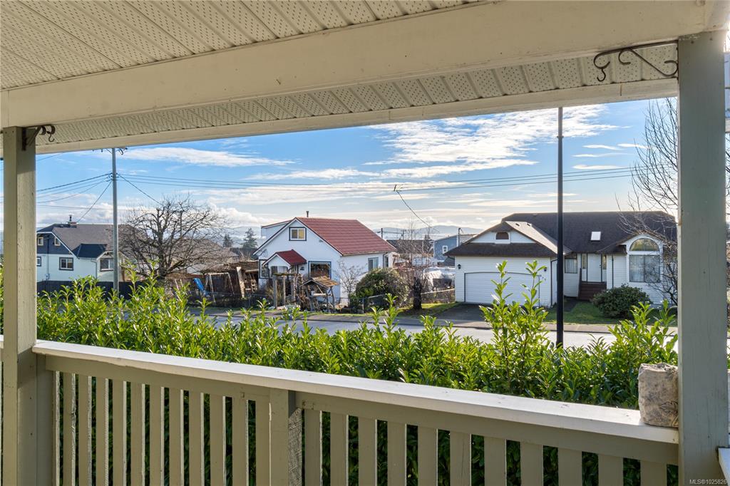 Fifth View of 420 Roberts St, Ladysmith, BC, V9G 1A6