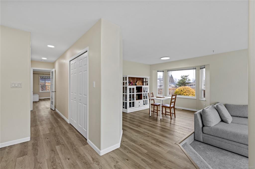 Third View of 47 Magnolia Dr, Parksville, BC, V9P 2P5