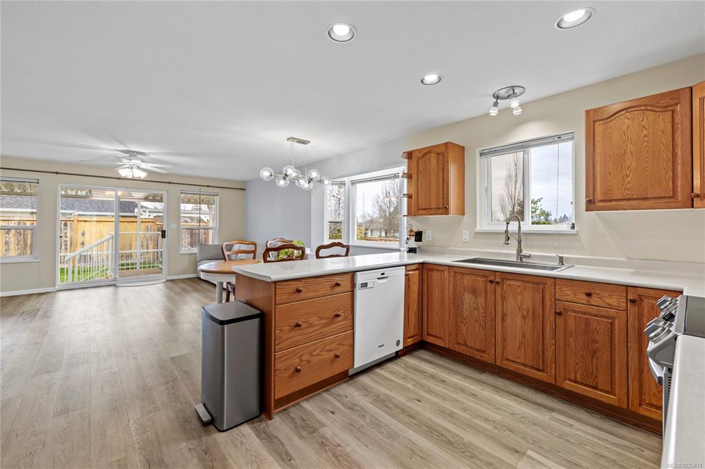 Fifth View of 47 Magnolia Dr, Parksville, BC, V9P 2P5