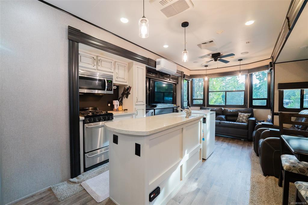 Fifth View of 2650 Turnbull Rd, Spider Lake Springs Resort, Qualicum Beach, BC, V9R 2R2