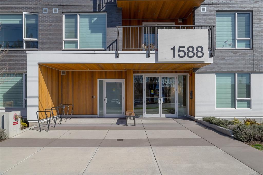 Third View of 1588 North Dairy Rd, Saanich, BC, V8T 3V4