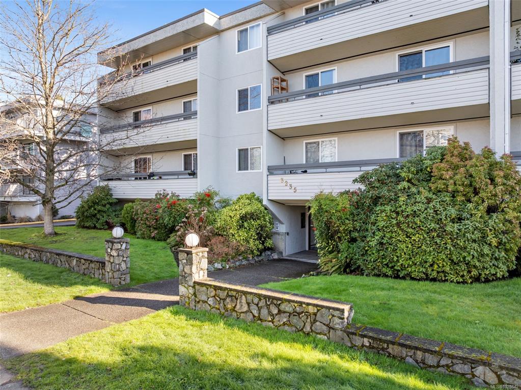 3235 Quadra St, 1025842, BC,