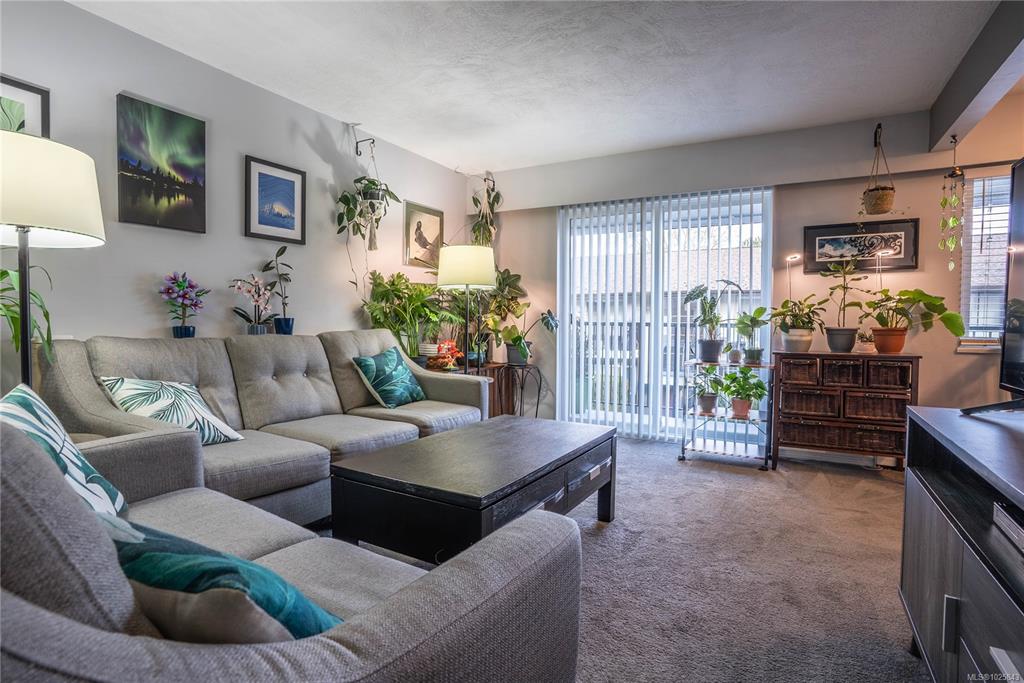 Second View of 352 Burnside Rd W, Saanich, BC, V8Z 1M1