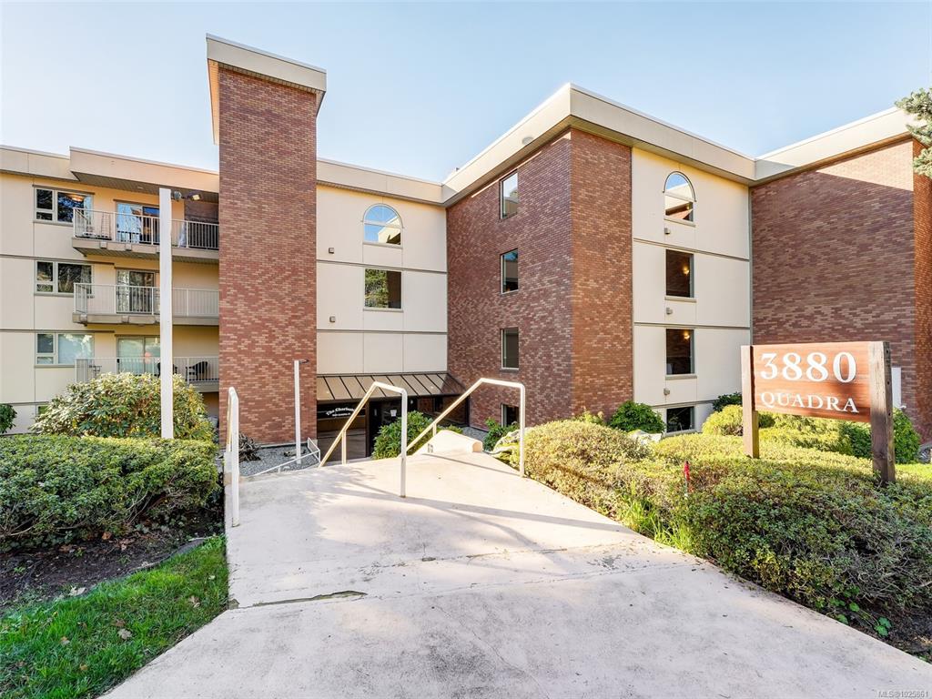 3880 Quadra St, 1025861, BC,