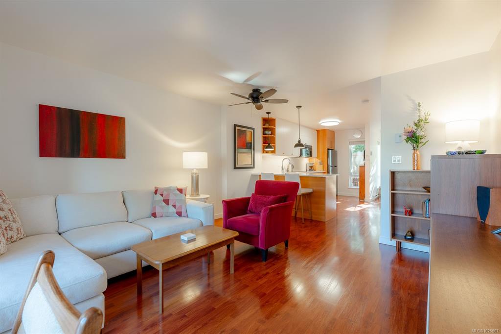 Third View of 116 Queens Rd, Duncan, BC, V9L 2W6