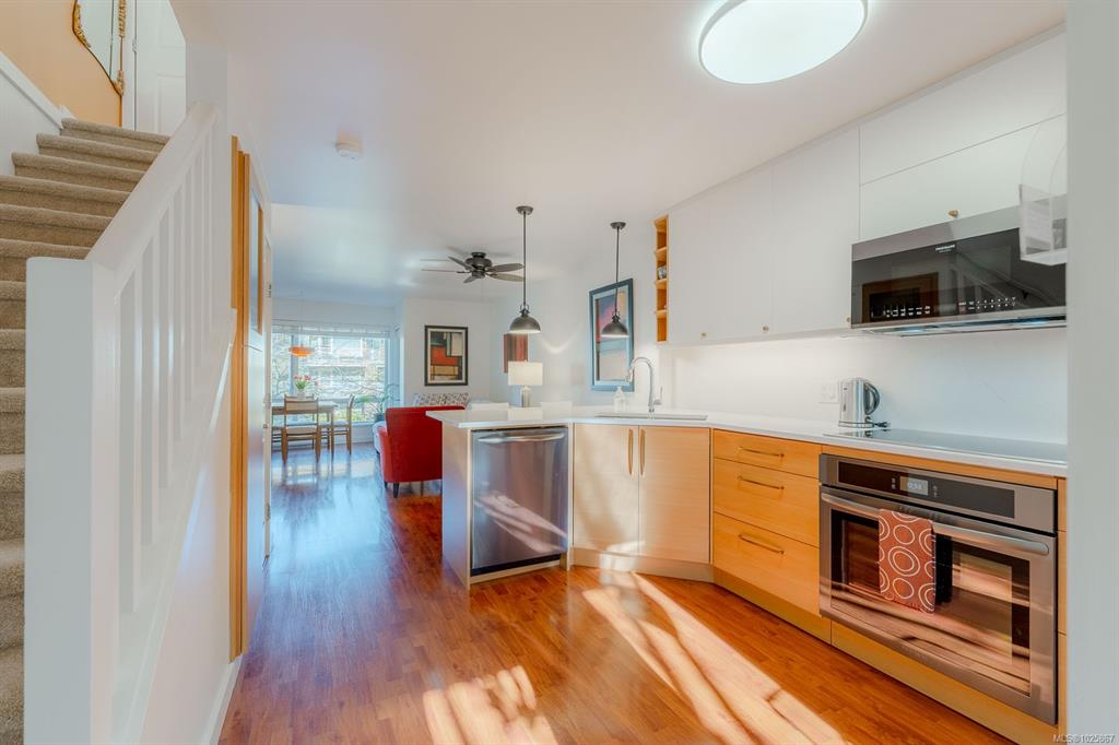 Fifth View of 116 Queens Rd, Duncan, BC, V9L 2W6