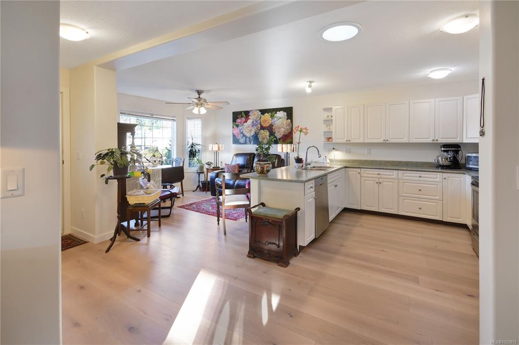 Fifth View of 3838 Mimosa Dr, Deerwood Estates, Nanaimo, BC, V9T 6B9