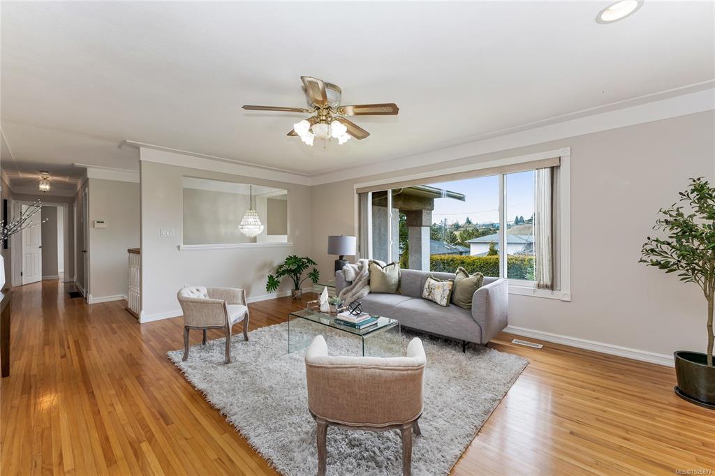 Fourth View of 4325 Dieppe Rd, Saanich, BC, V8X 2N4