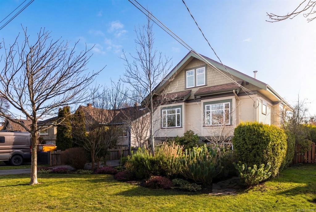 Third View of 2231 Windsor Rd, Oak Bay, BC, V8S 3C8