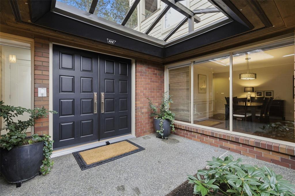 Third View of 2345 Cedar Hill Cross Rd, Uplands Estates, Oak Bay, BC, V8P 5M8