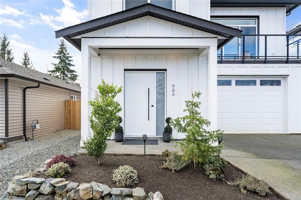 Third View of 984 Harbour View St, Nanaimo, BC, V9R 4V3