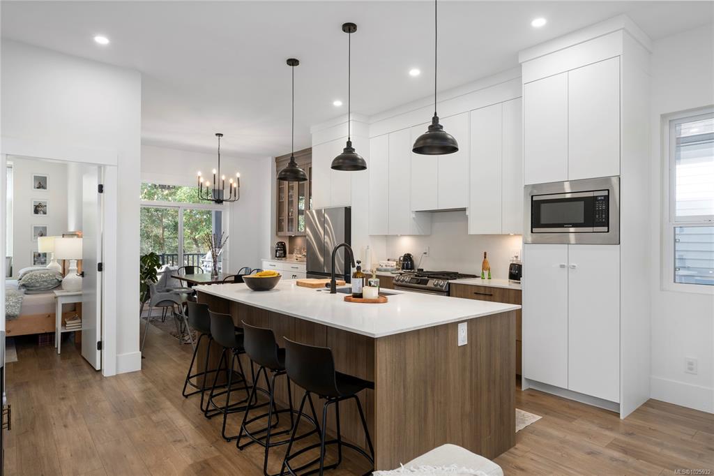 Fourth View of 984 Harbour View St, Nanaimo, BC, V9R 4V3