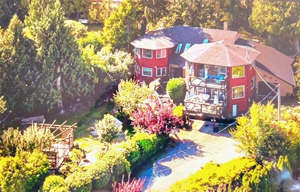 Third View of 8626 Lochside Dr, North Saanich, BC, V8L 1M7