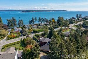 Fourth View of 8626 Lochside Dr, North Saanich, BC, V8L 1M7