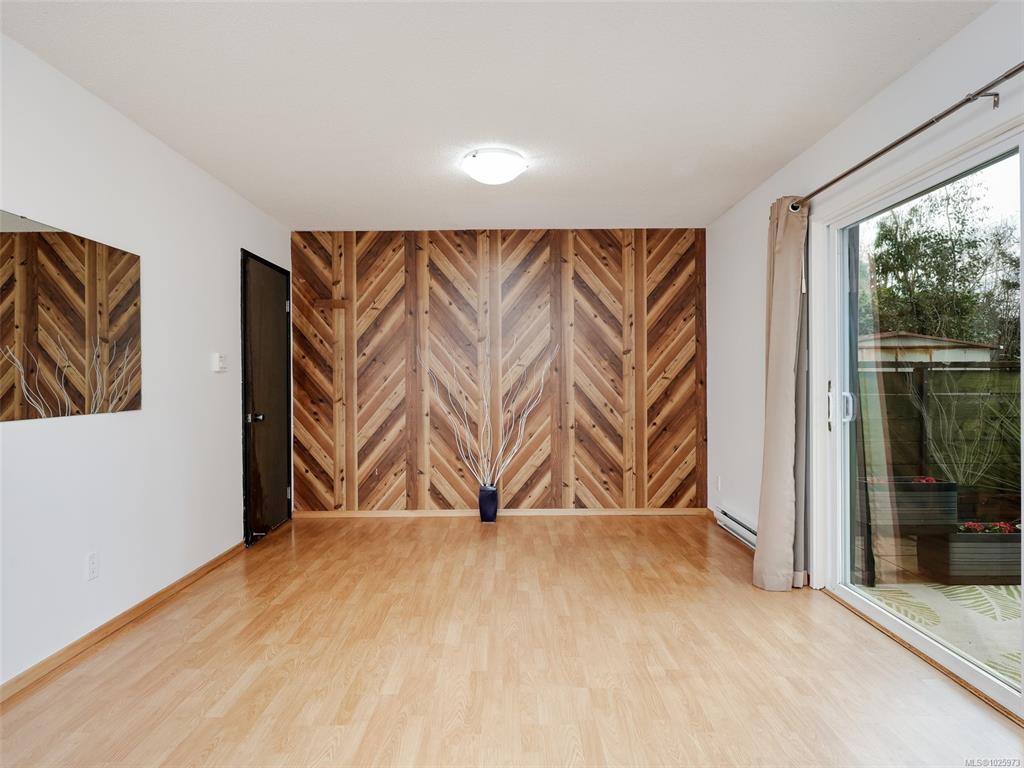 Fourth View of 1541 North Dairy Rd, Victoria, BC, V8T 3T9