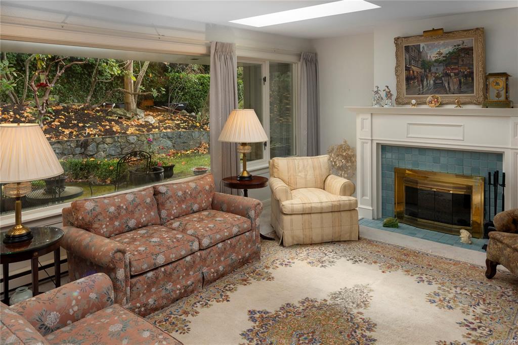 Fifth View of 735 Moss St, Victoria, BC, V8V 4N9