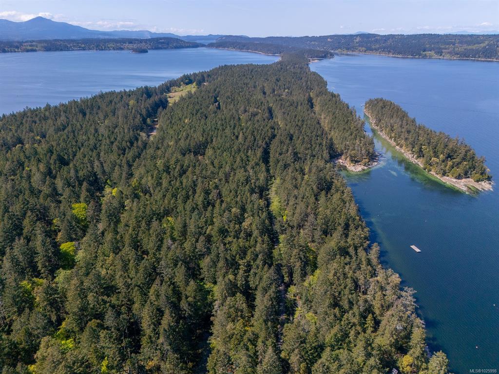 Fifth View of 505 Cardale Rd, Decourcy Island, BC, A1A 1A1