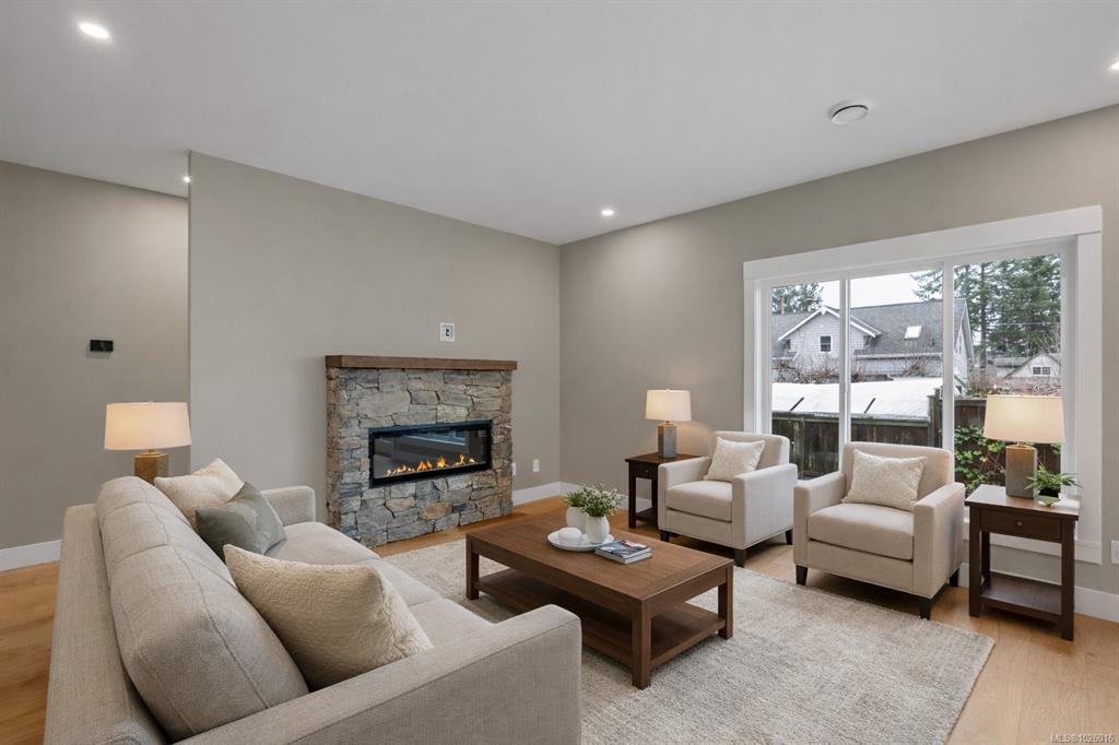 Third View of 715 Doehle Ave, Parksville, BC, V9P 2V1