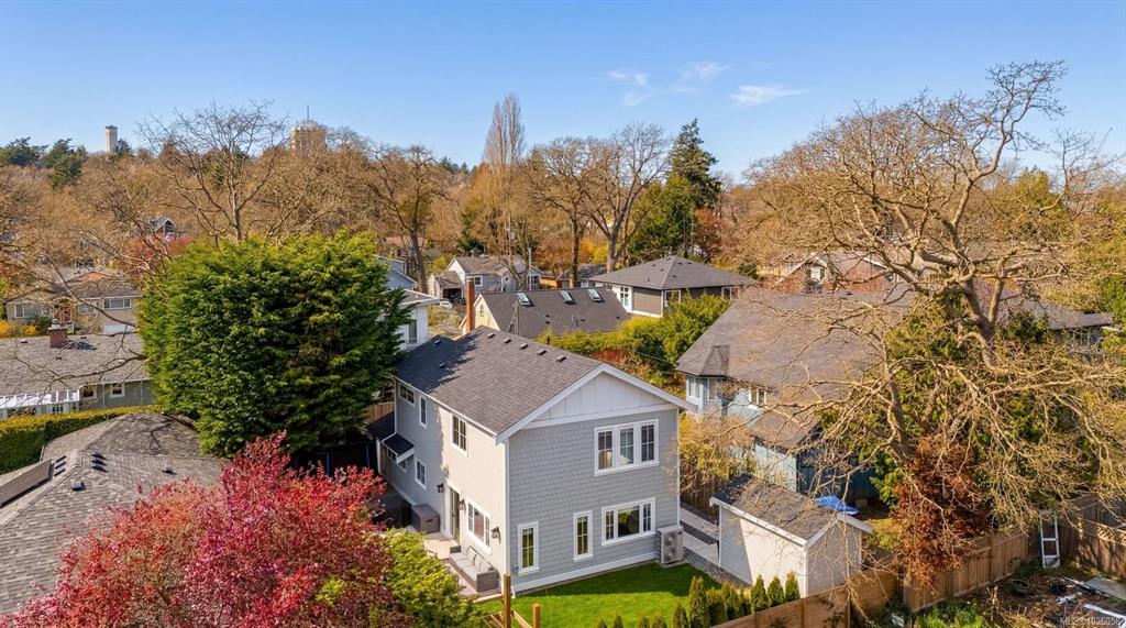 Second View of 957 Maddison St, Victoria, BC, V8S 4C6
