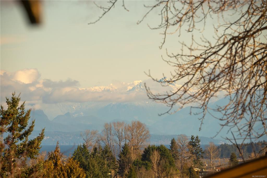 Third View of 855 Howard Ave, Nanaimo, BC, V9R 5V4