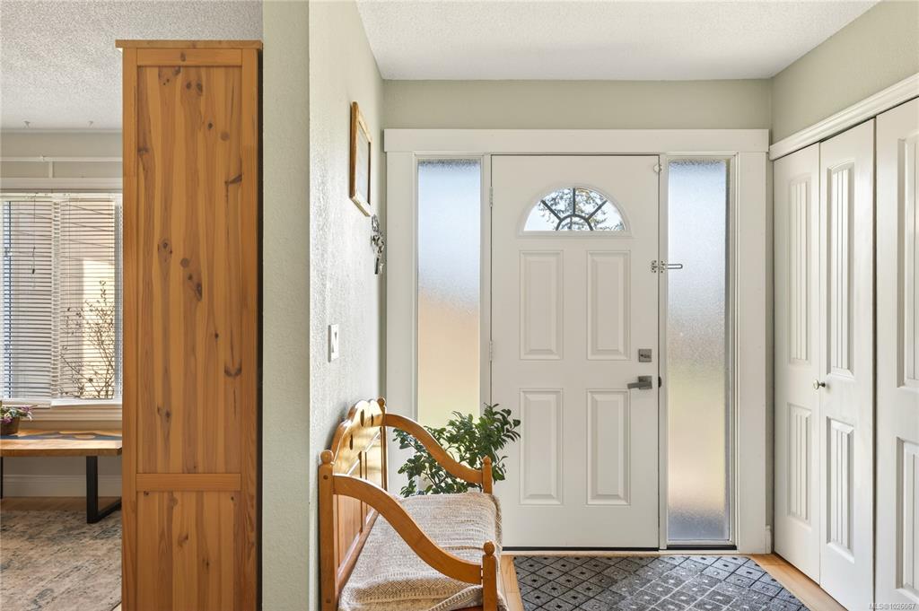 Fourth View of 855 Howard Ave, Nanaimo, BC, V9R 5V4