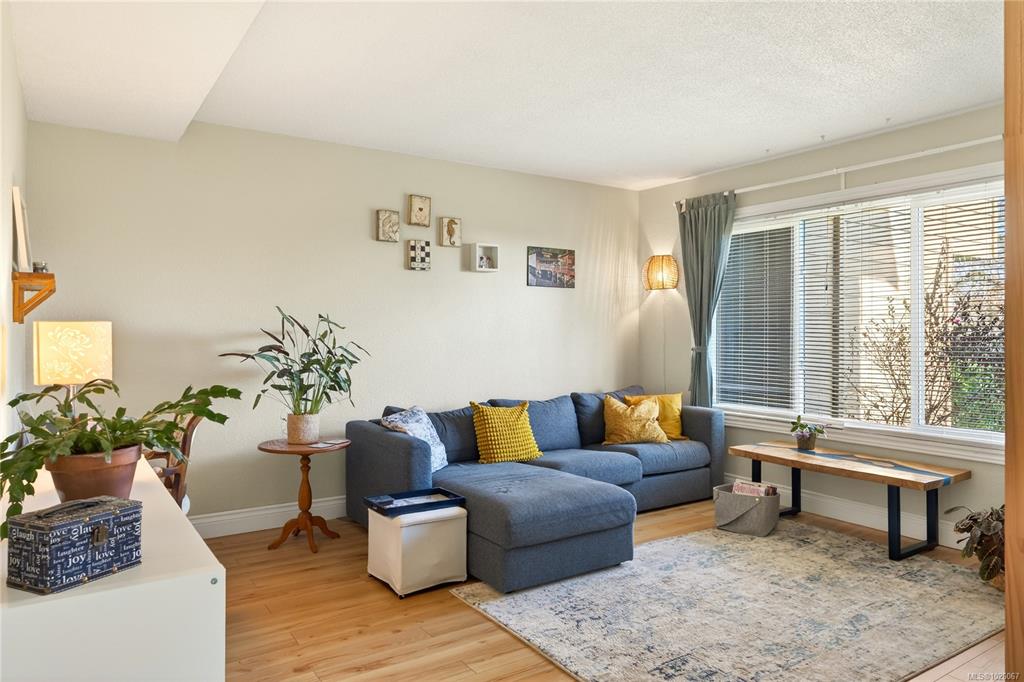 Fifth View of 855 Howard Ave, Nanaimo, BC, V9R 5V4