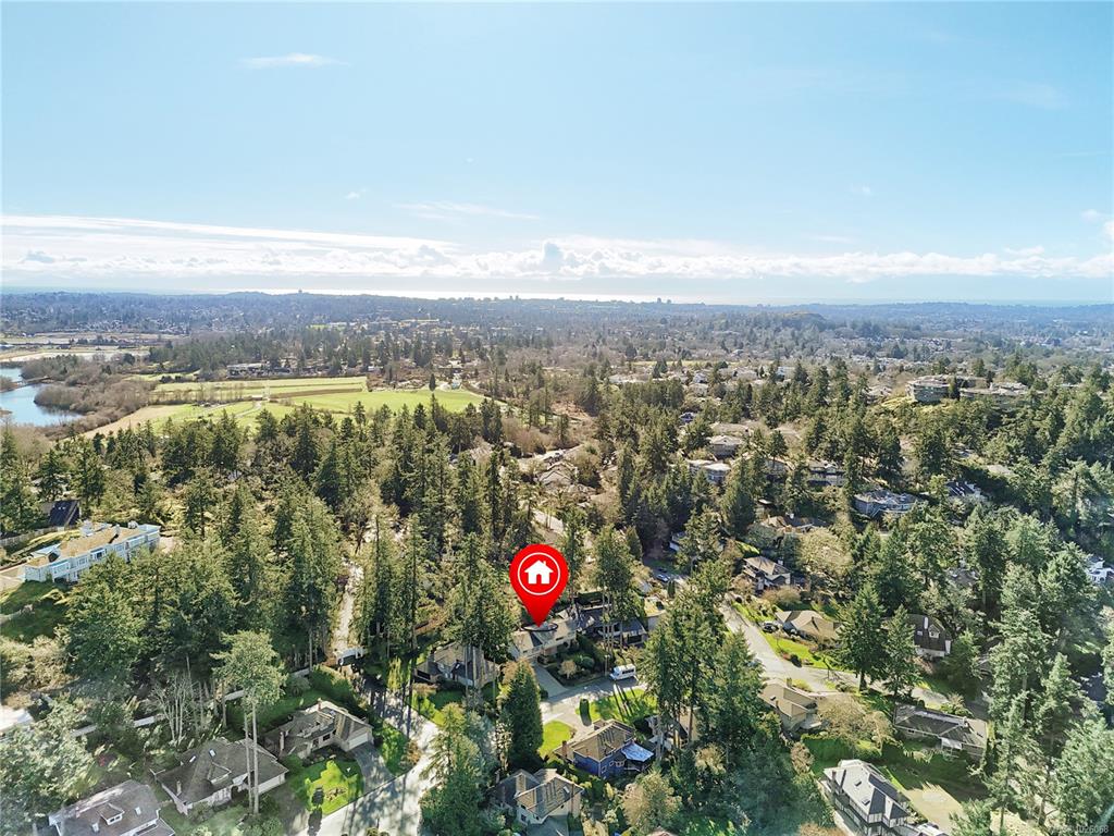 Second View of 4381 Parkwood Terr, Saanich, BC, V8X 5B4