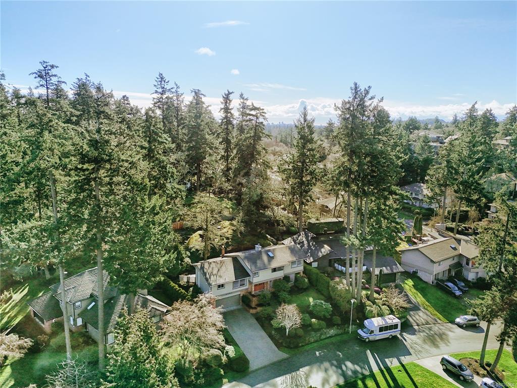 Third View of 4381 Parkwood Terr, Saanich, BC, V8X 5B4