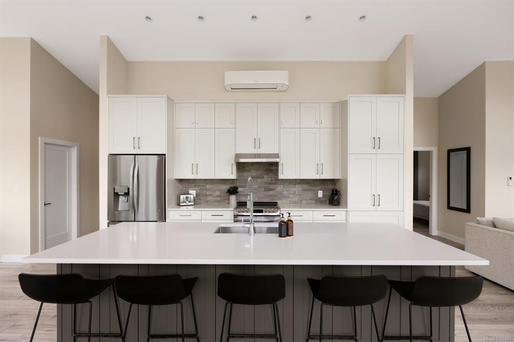 Fifth View of 9846 Stin Qua Rd, Honeymoon Bay, BC, V0R 1Y0