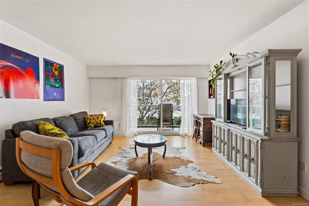 Fourth View of 1040 Rockland Ave, Victoria, BC, V8V 3H5