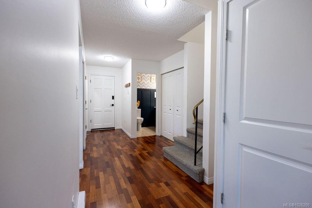 Third View of 3048 Washington Ave, Victoria, BC, V9A 1P6