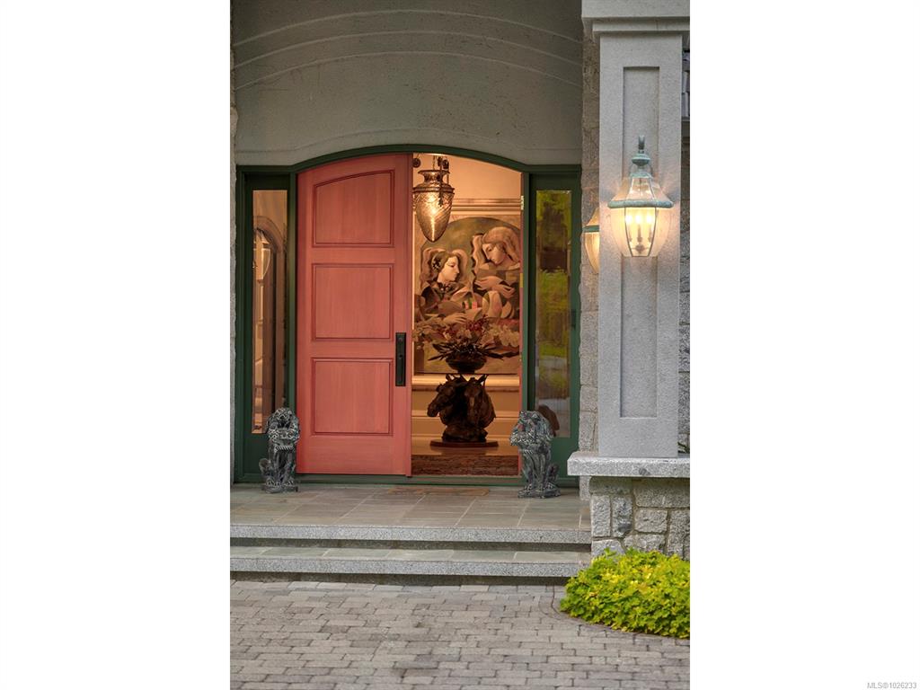 Fourth View of 3445 Beach Dr, Oak Bay, BC, V8R 6M6