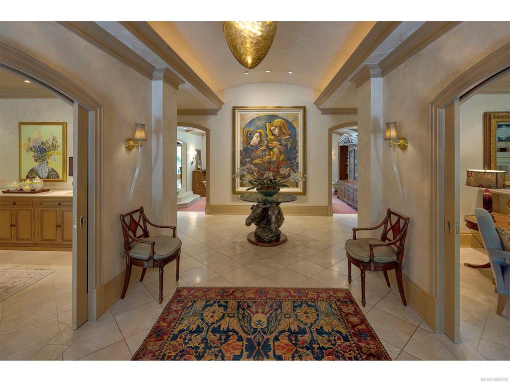 Fifth View of 3445 Beach Dr, Oak Bay, BC, V8R 6M6