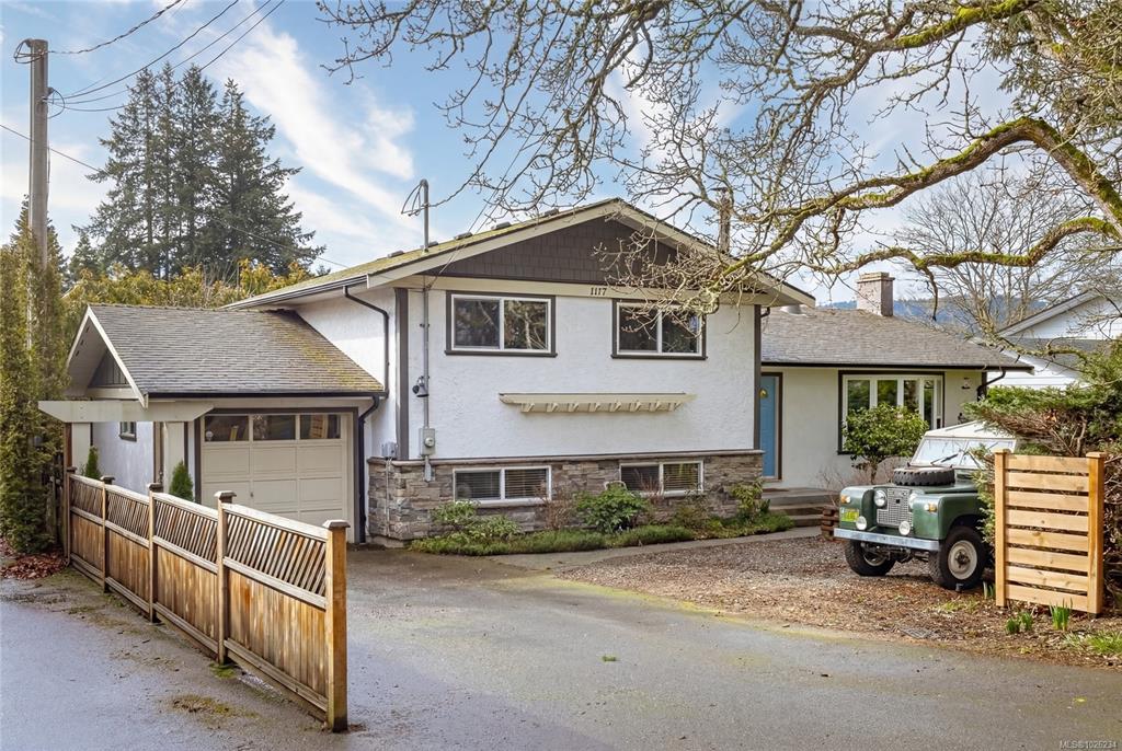Third View of 1117 Clarke Rd, Central Saanich, BC, V8M 1E2