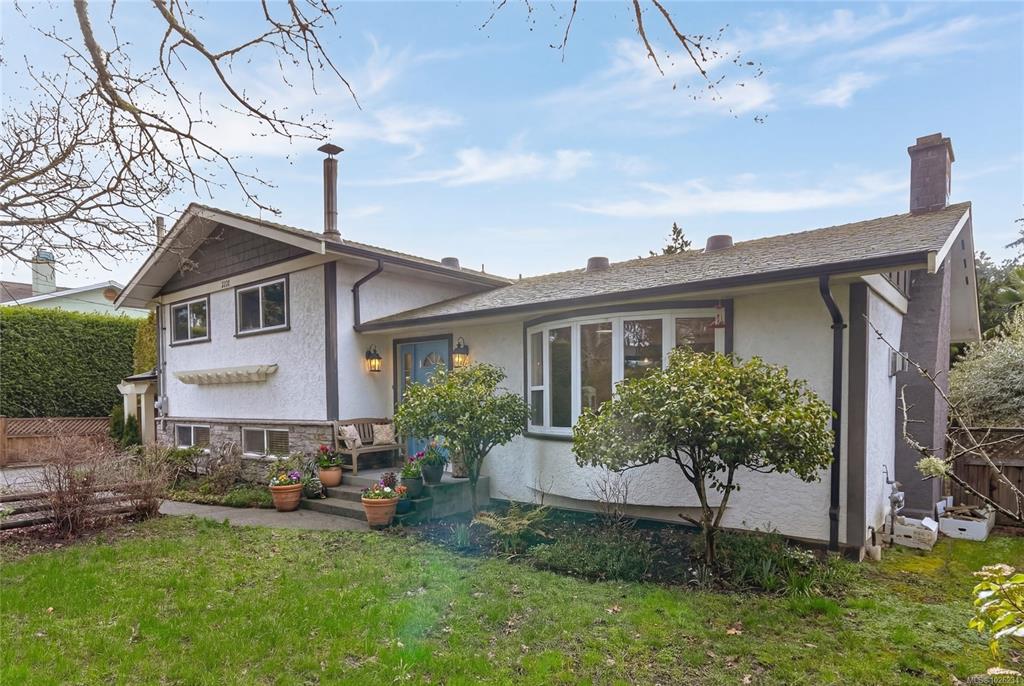 Fourth View of 1117 Clarke Rd, Central Saanich, BC, V8M 1E2