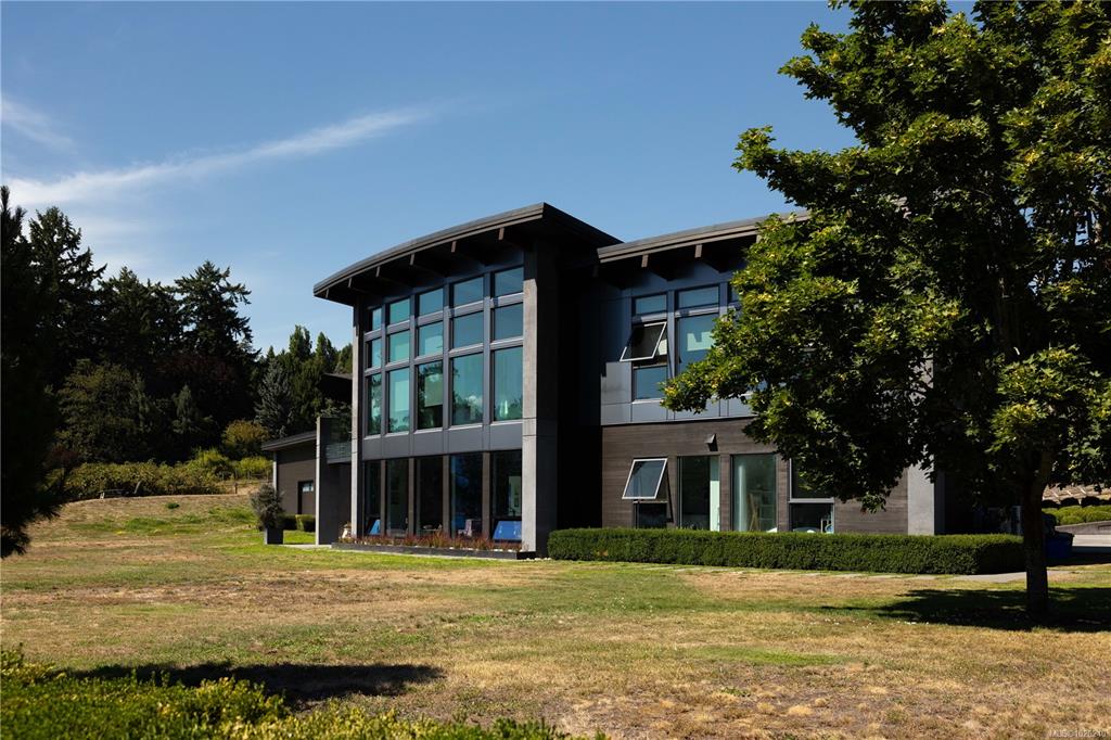 Fifth View of 7756 West Saanich Rd, Central Saanich, BC, V8M 1R8