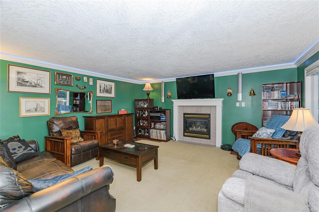 Third View of 691 Charmar Cres, Langford, BC, V9B 5W2