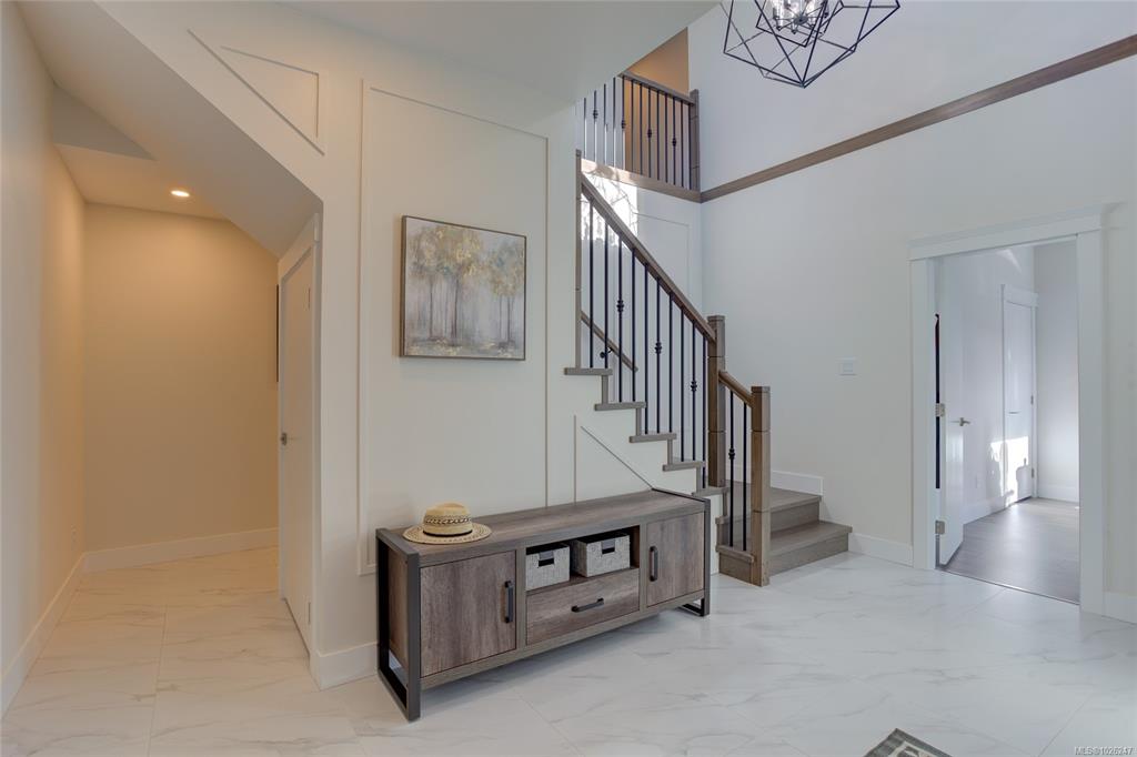 Third View of 1218 Viewtop Rd, Duncan, BC, V9L 0H7