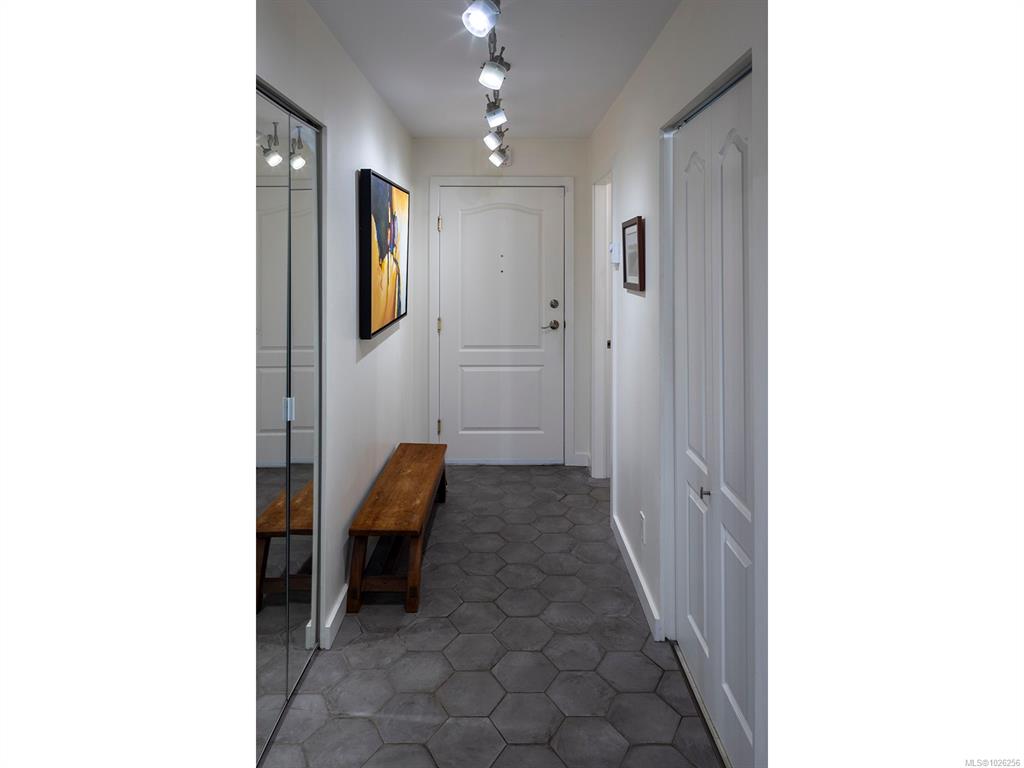 Fifth View of 1501 Richmond Rd, The Avenue, Victoria, BC, V8R 4R2