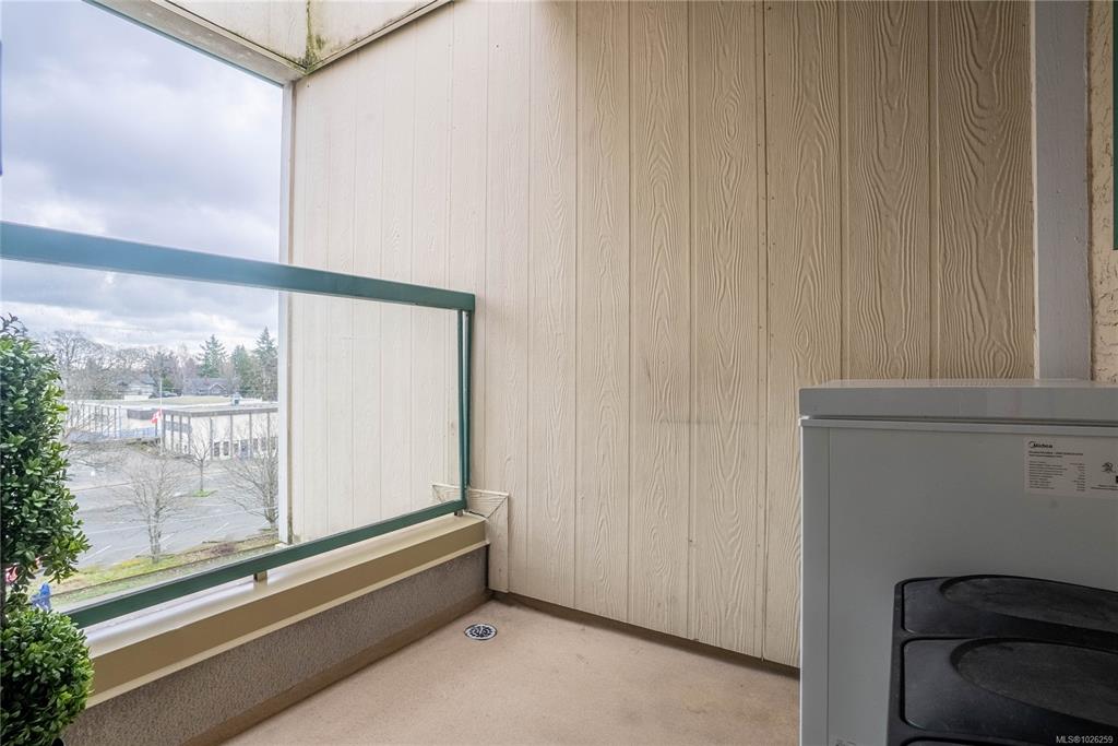 Fifth View of 3460 Quadra St, Saanich, BC, V8X 1G6