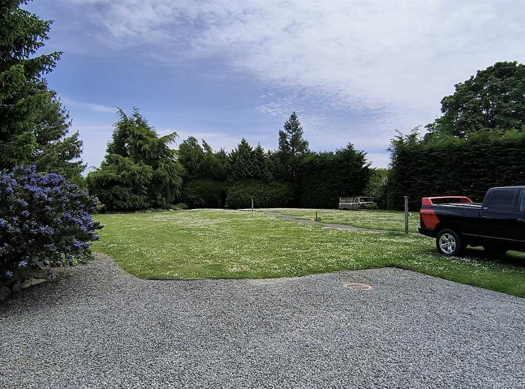 Fifth View of 9159 East Saanich Rd, North Saanich, BC, V8L 0H6