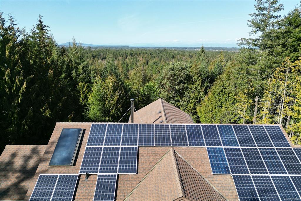 Fourth View of 1860 Ashling Rd, Qualicum Beach, BC, V9K 2V1